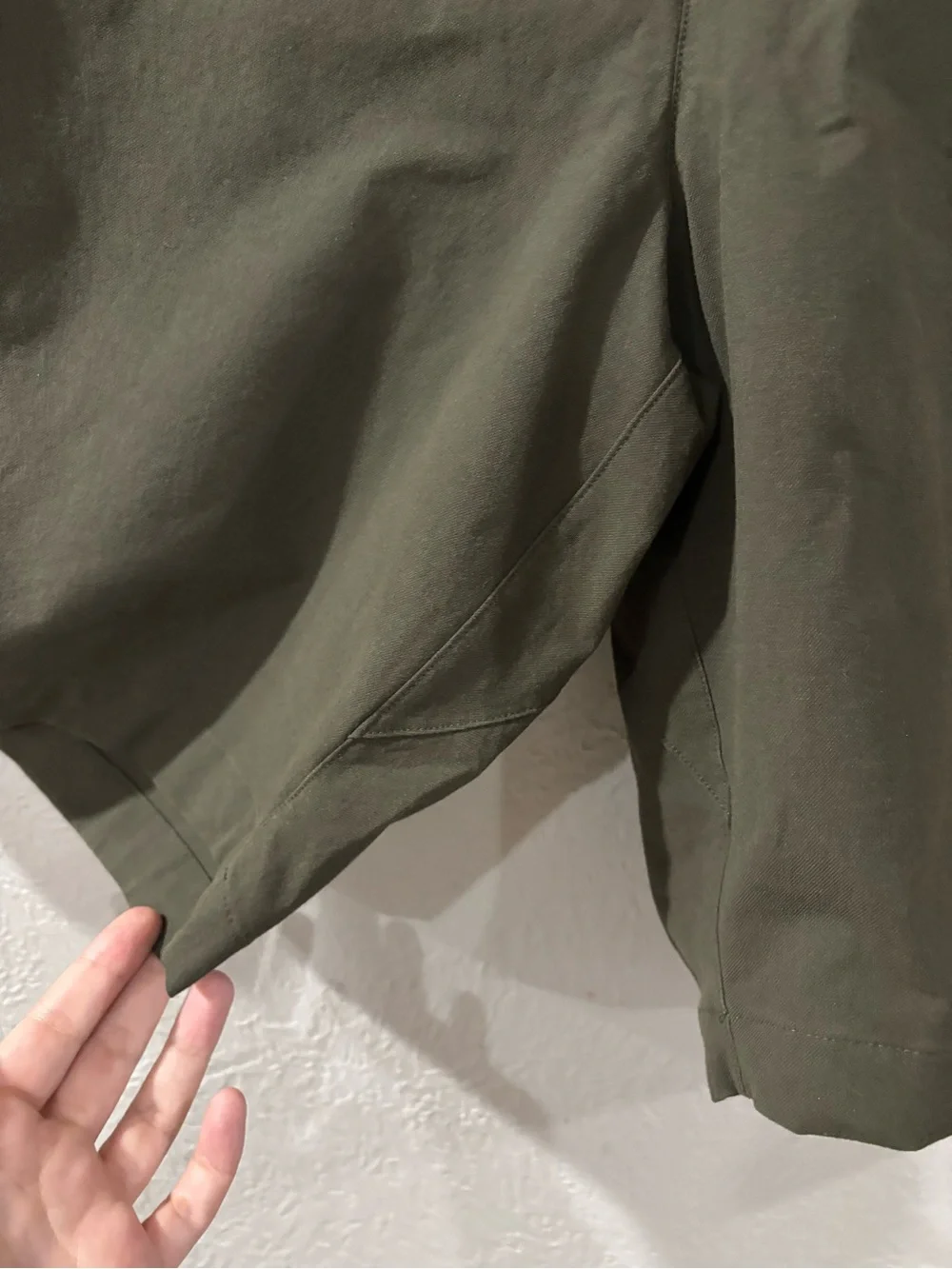 Lululemon NWT Commission Performance Short Classic Fit 9” in Dark Olive size 38